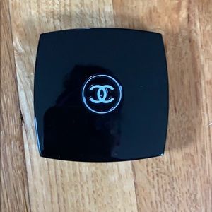 Chanel face powered 30 Natural